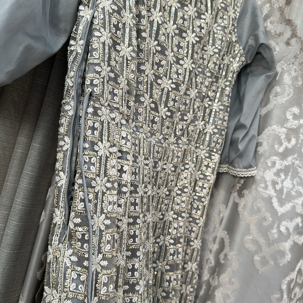 Anarkali Salwar Dress Outfit Gold and White Design - Picture 8 of 9